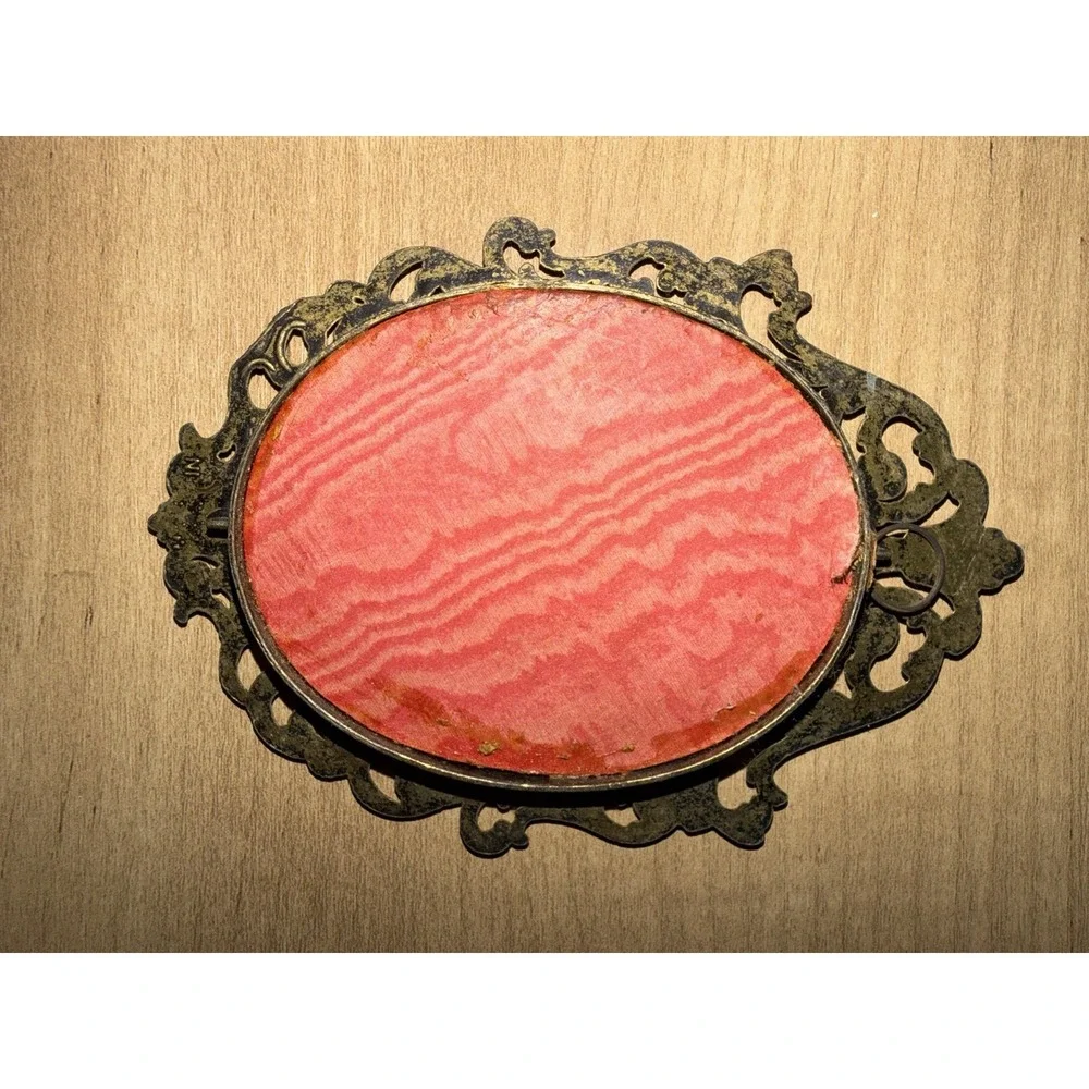 Vintage Oval Picture FLORAL Victorian Metal Frame wall Hanging